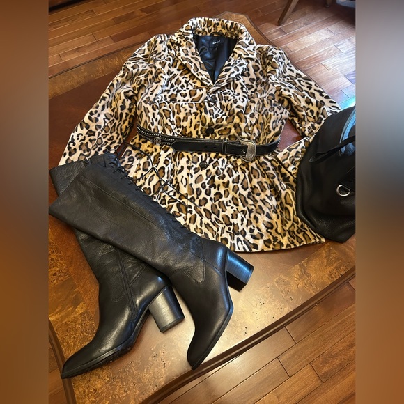 New never worn.black leather boot size 9 - Picture 3 of 16